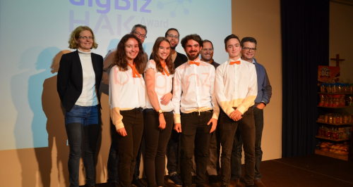 20180102_DigBiz9998.JPG