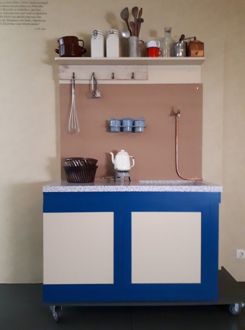 Küche, nachgebaut von Vorarlberger Handwerkern